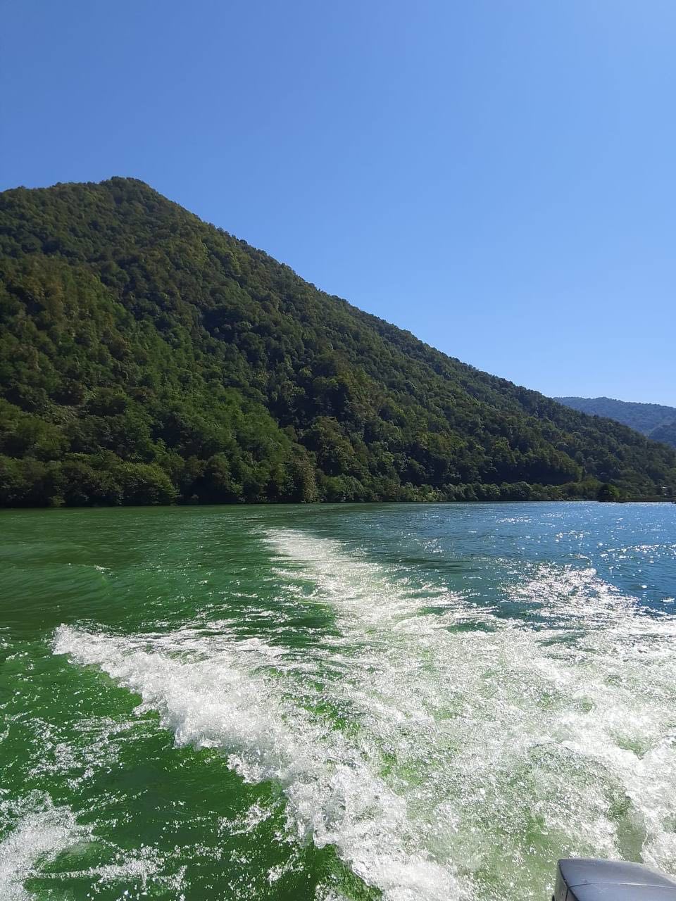 Прогулка на лодке по Мирвети